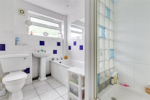168 Dunston Road, London, SW11 5YB