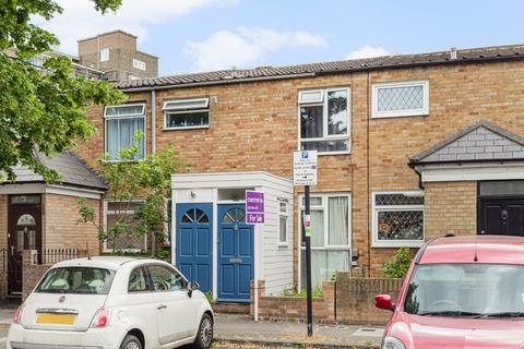 168 Dunston Road, London, SW11 5YB