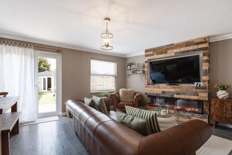 4 bedroom terraced house for sale, Abbey Drive, Bexley Park