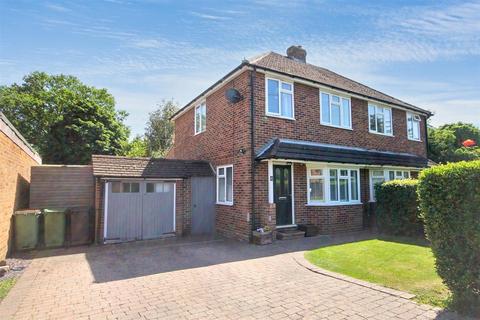 8 Penrose Road, Fetcham, Leatherhead, KT22 9QA