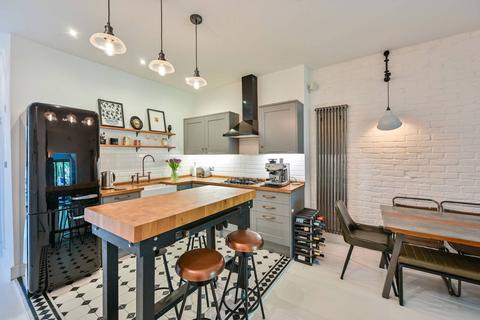 2 bedroom flat for sale, Sunderland Road, Forest Hill, London, SE23