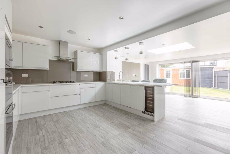 Kitchen / Dining...