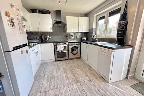 11 Brookfield Avenue, Houghton Regis, Dunstable, LU5 5TS