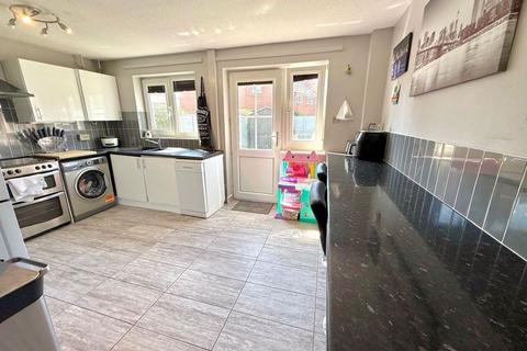 11 Brookfield Avenue, Houghton Regis, Dunstable, LU5 5TS