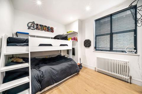3 bedroom apartment for sale, Telford Avenue, Streatham Hill, London SW2 4XJ