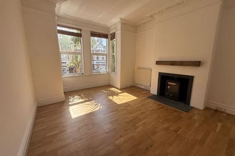 4 bedroom terraced house to rent, Pounds Park Road, Stunning Chain free 4 Bedroom Mid-Terraced Victorian home.