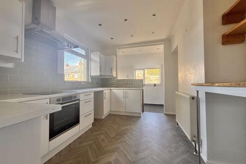 4 bedroom terraced house to rent, Pounds Park Road, Stunning Chain free 4 Bedroom Mid-Terraced Victorian home.