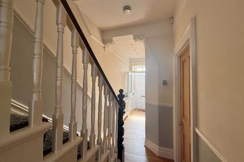 4 bedroom terraced house to rent, Pounds Park Road, Stunning Chain free 4 Bedroom Mid-Terraced Victorian home.