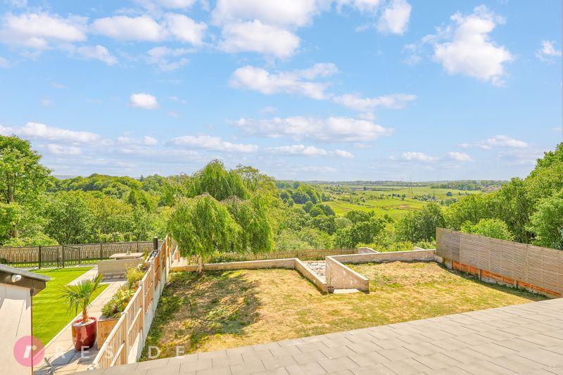 Rear Garden & Views