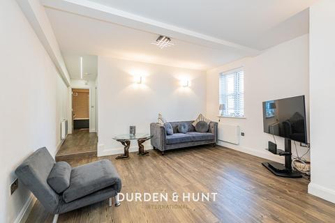 undefined, Market Place, Abridge, RM4