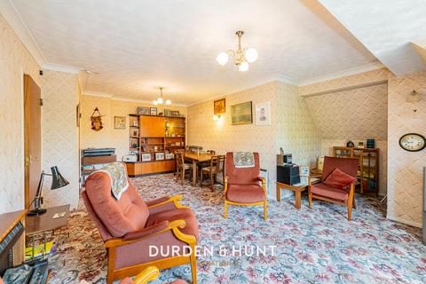 2 bedroom retirement property for sale, High Road, South Woodford E18