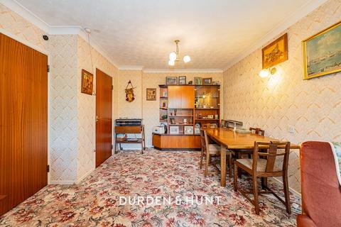 2 bedroom retirement property for sale, High Road, South Woodford E18