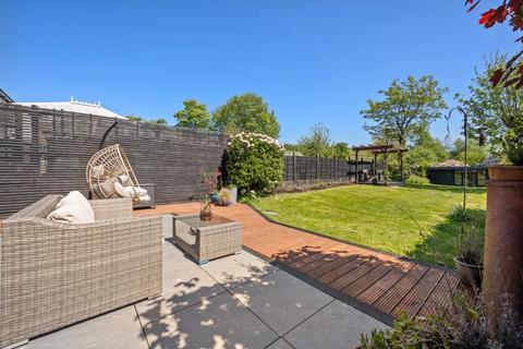 18 Ripponden Road, Denshaw, Oldham, OL3 5SH