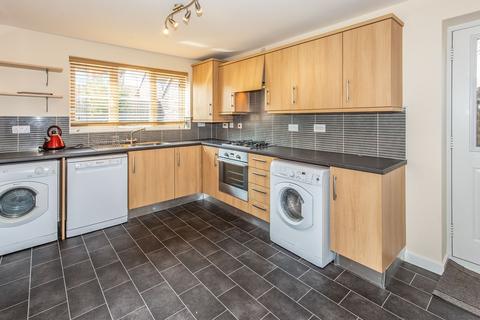3 bedroom detached house to rent, Fitzwilliam Place, DE3