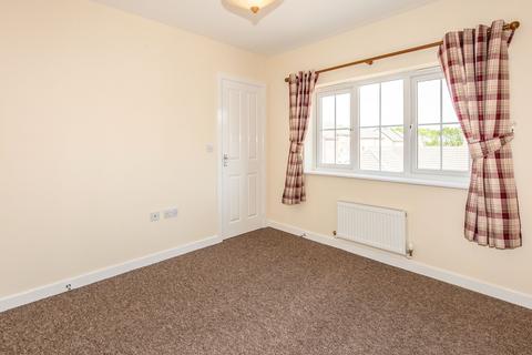 3 bedroom detached house to rent, Fitzwilliam Place, DE3