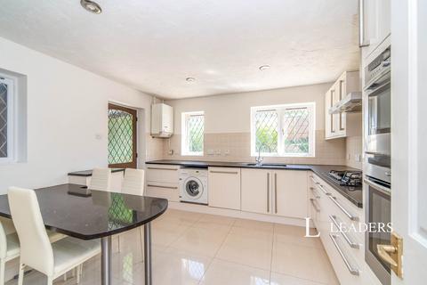 4 bedroom detached house to rent, Quenby Way, Bromham, Bedford, MK43 8QX