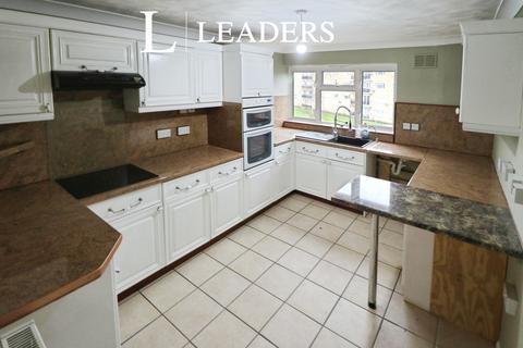 2 bedroom flat to rent, Tanys Dell, Harlow
