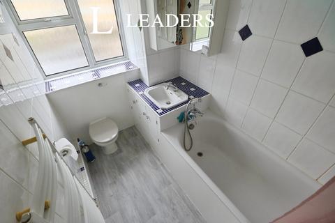 2 bedroom flat to rent, Tanys Dell, Harlow