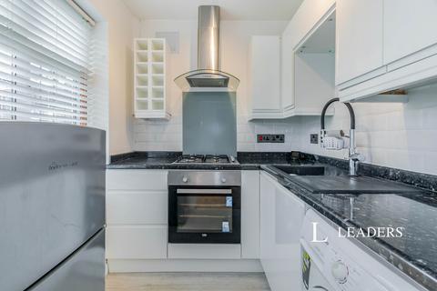 2 bedroom maisonette to rent, Villiers Close, Surbiton
