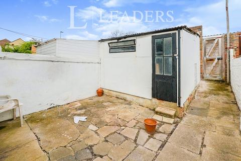 4 bedroom terraced house to rent, Percy Road, Southsea