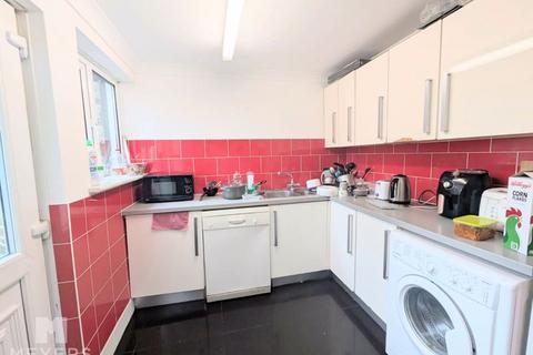 1 bedroom in a house share to rent, Green Road, Bournemouth, BH9