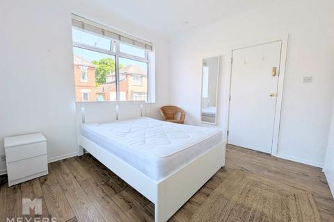 1 bedroom in a house share to rent, Green Road, Bournemouth, BH9
