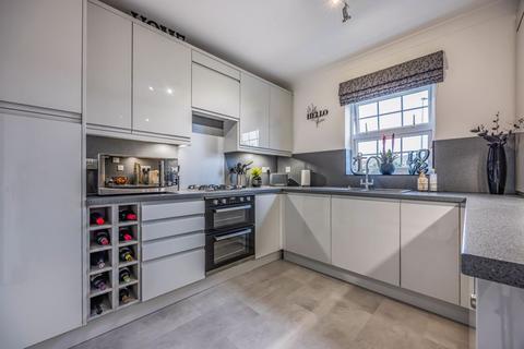 4 bedroom terraced house for sale, Crinoline Gardens, Southsea