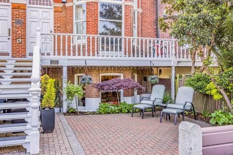 2 bedroom ground floor flat for sale, Lennox Mansions, Southsea