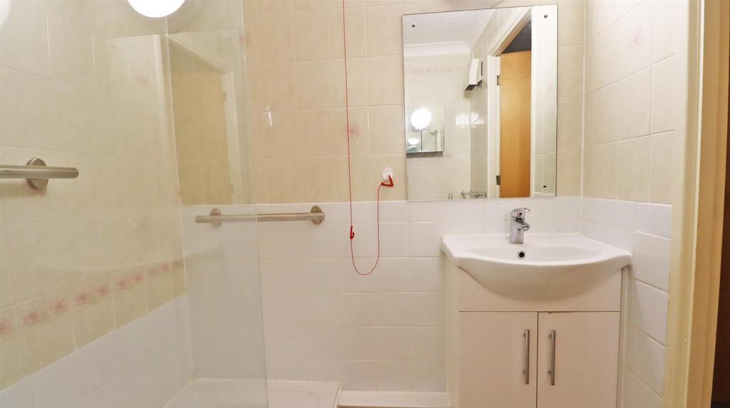 Main bathroom