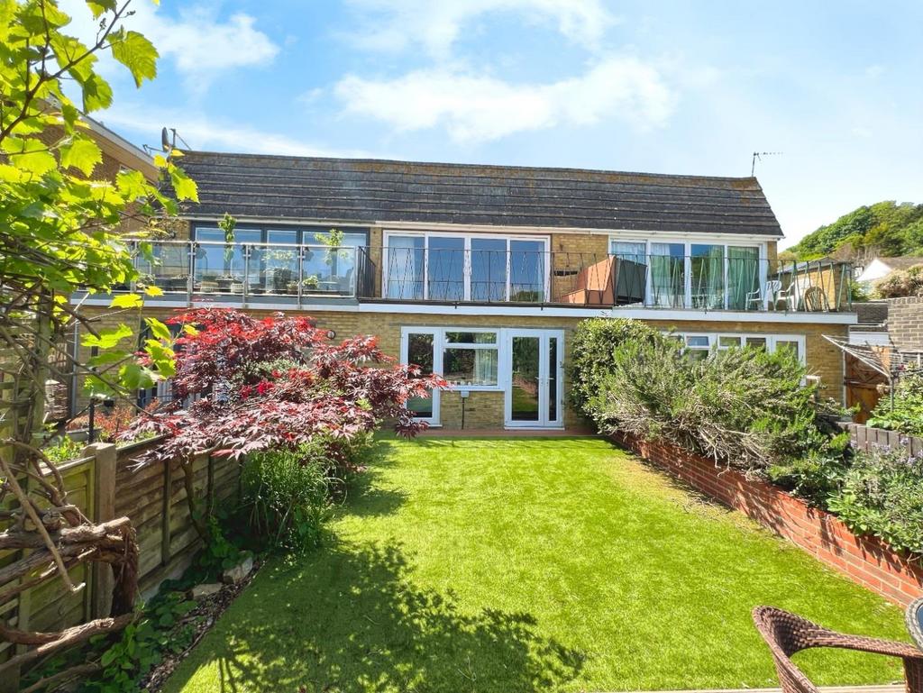 Castle Bay, Sandgate 2 bed terraced house - £1,600 pcm (£369 pw)
