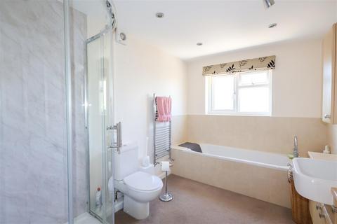 11 Ripon Way, Carlton Miniott, Thirsk, YO7 4LR
