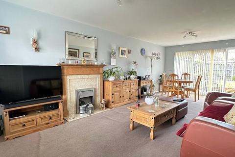 3 bedroom semi-detached house for sale, Hills Road, Steyning, West Sussex, BN44 3QG