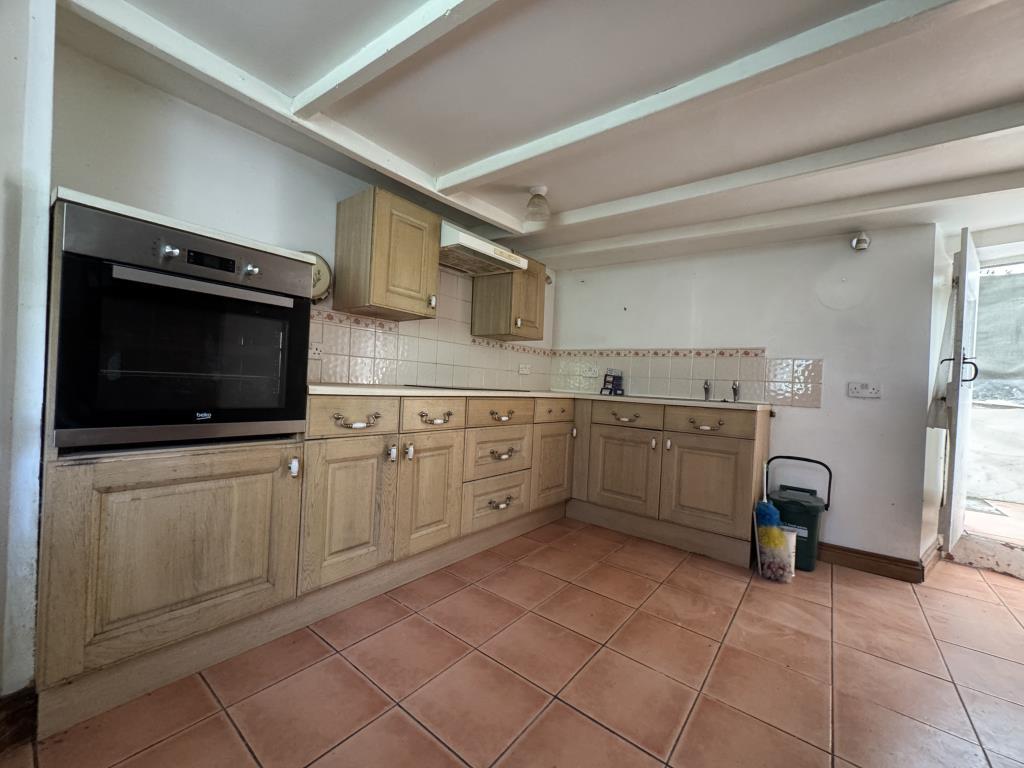 Spacious kitchen