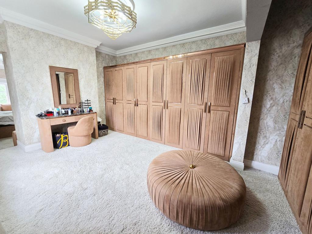 Walk in Closet