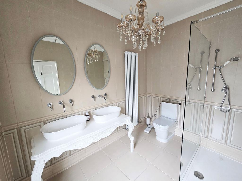 Bedroom 1 Ensuite