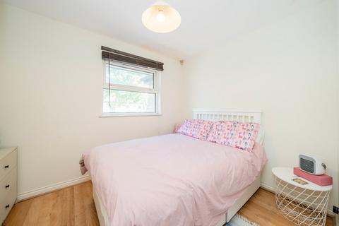 1 bedroom apartment for sale, London W4