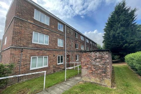 2 bedroom flat for sale, York Crescent, Bingley, West Yorkshire, BD16