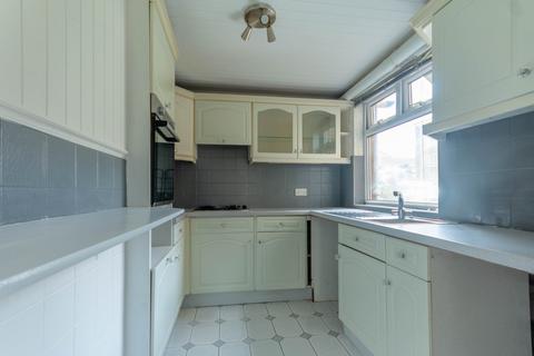 2 bedroom flat for sale, York Crescent, Bingley, West Yorkshire, BD16