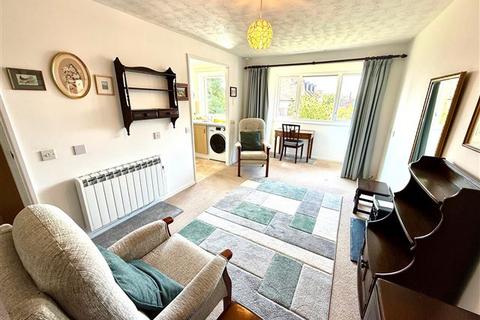 1 bedroom flat for sale, Bakers Court, Salvington Road, Worthing, West Sussex, BN13 2JY