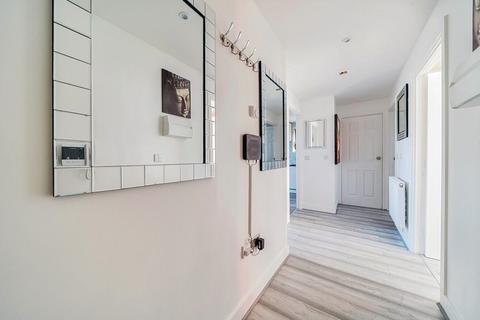 1 bedroom flat for sale, Shakespeare Road, London
