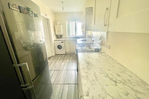 3 bedroom semi-detached house to rent, Sneinton Dale, Nottingham NG2