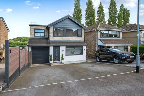 4 bedroom detached house for sale, Kirklees Close, Farsley, Pudsey, West Yorkshire