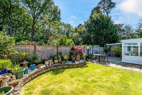 9 Park Close, Strood Green, Betchworth, RH3 7JB
