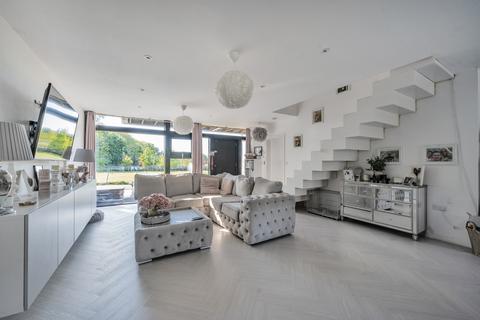 4 bedroom detached house for sale, Mapledurham Drive, Reading RG8