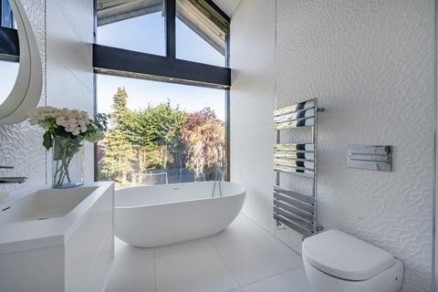 4 bedroom detached house for sale, Mapledurham Drive, Reading RG8