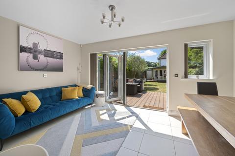 4 bedroom end of terrace house for sale, Queens Drive, Surrey KT7