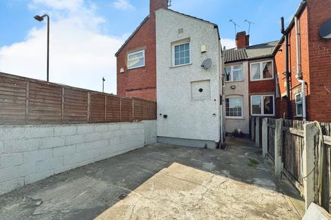3 bedroom terraced house to rent, Carlisle Terrace, Sheffield S25