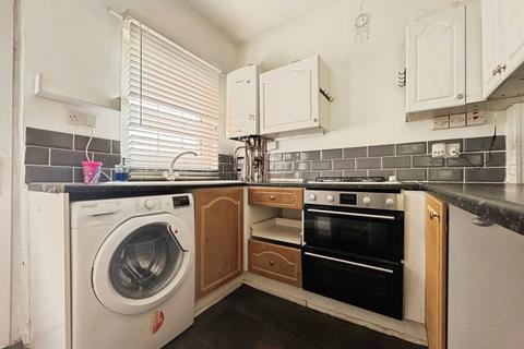3 bedroom terraced house to rent, Carlisle Terrace, Sheffield S25