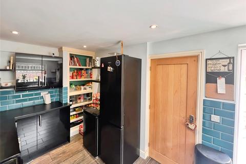 4 bedroom semi-detached house for sale, Branston Road, Staffordshire DE14