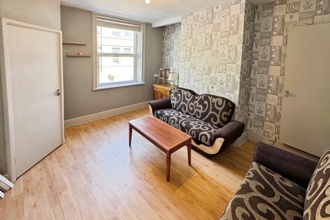 3 bedroom terraced house to rent, Savile Street, West Yorkshire HD3